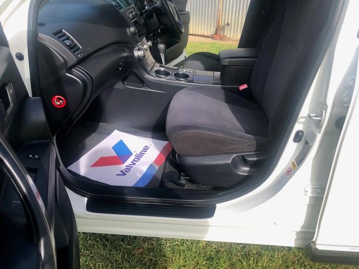 2011 Toyota Kluger KX-R