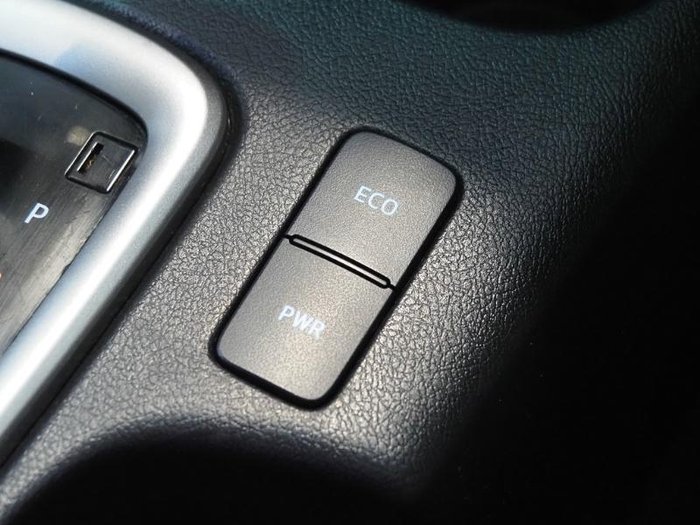 2023 Toyota Hilux SR5