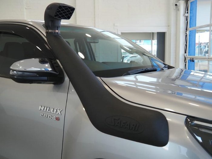 2023 Toyota Hilux SR5