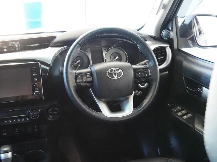 2023 Toyota Hilux SR5