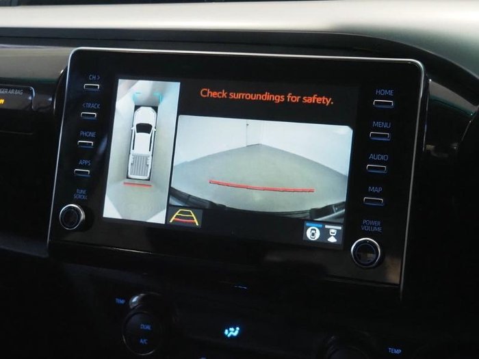 2023 Toyota Hilux SR5