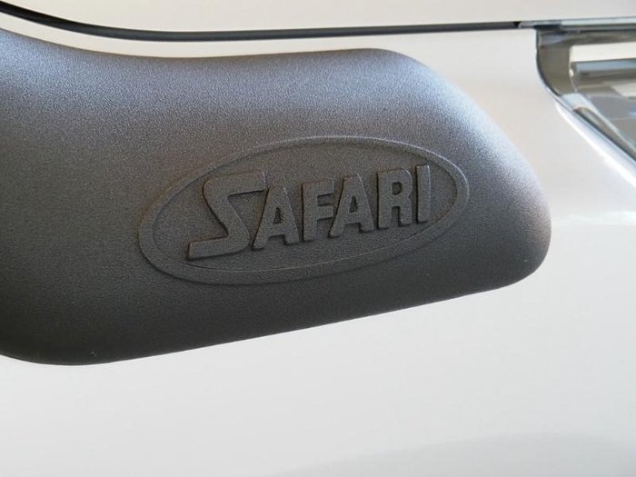 2023 Toyota Hilux SR5