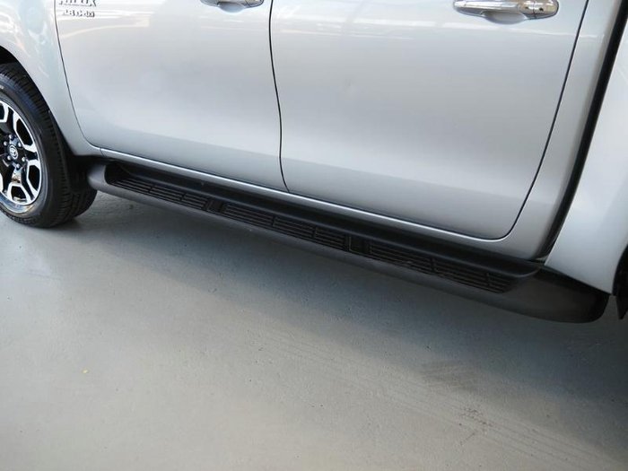 2023 Toyota Hilux SR5