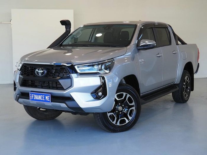 2023 Toyota Hilux SR5