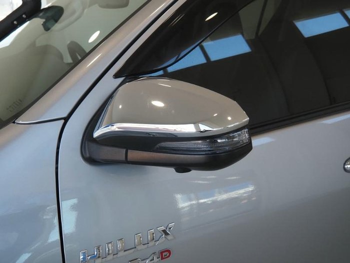 2023 Toyota Hilux SR5