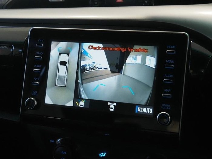 2023 Toyota Hilux SR5