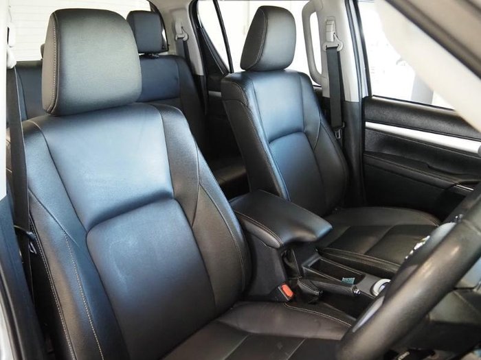 2023 Toyota Hilux SR5