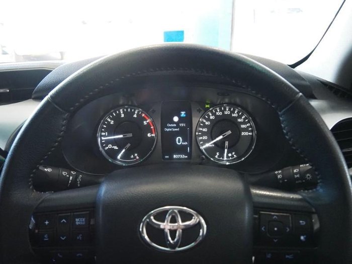 2023 Toyota Hilux SR5