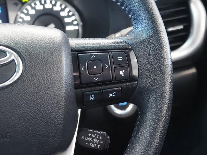 2023 Toyota Hilux SR5