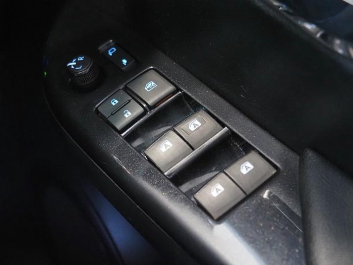 2023 Toyota Hilux SR5