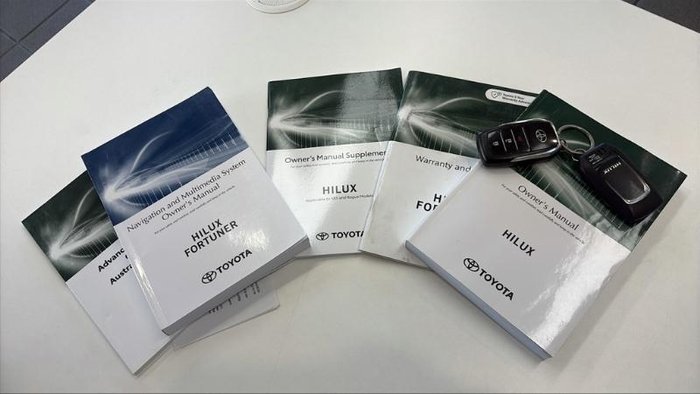 2023 Toyota Hilux SR5