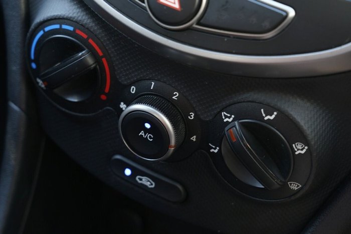 2016 Hyundai Accent SR