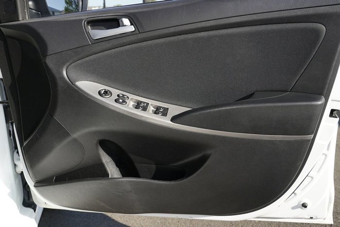 2016 Hyundai Accent SR