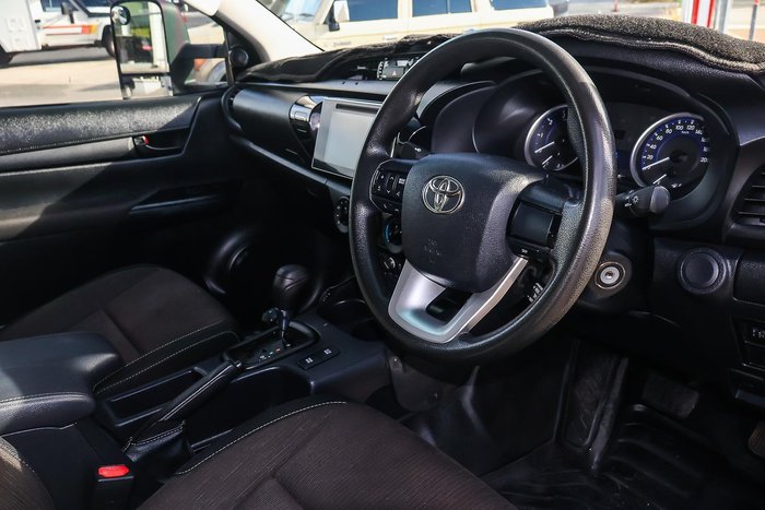 2017 Toyota Hilux SR