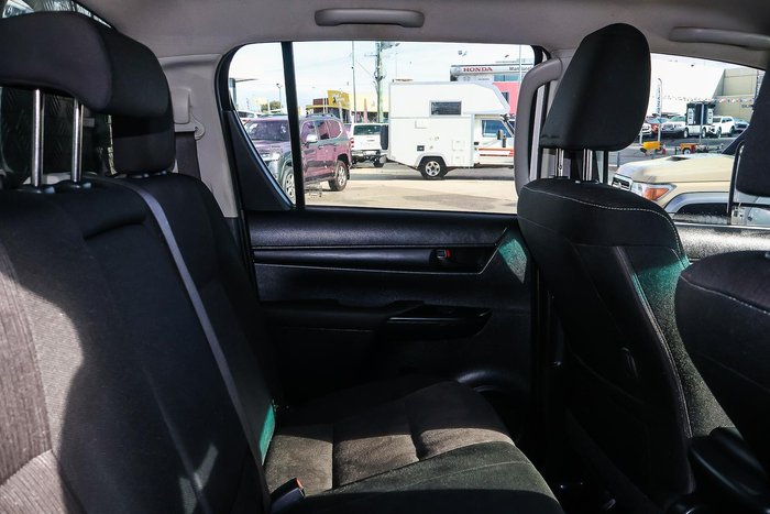 2017 Toyota Hilux SR