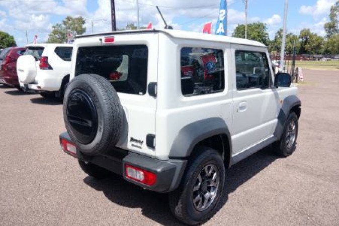 2023 SUZUKI JIMNY GLX