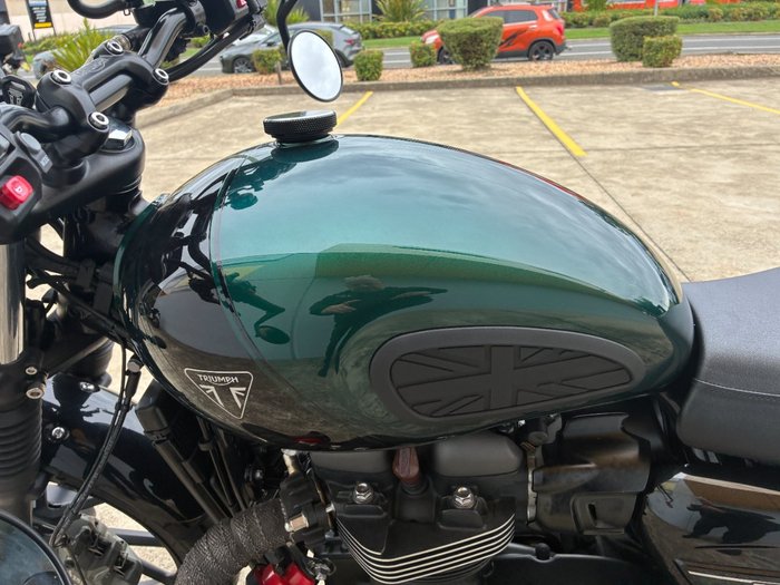 2024 Triumph BONNEVILLE SPEED TWIN Green