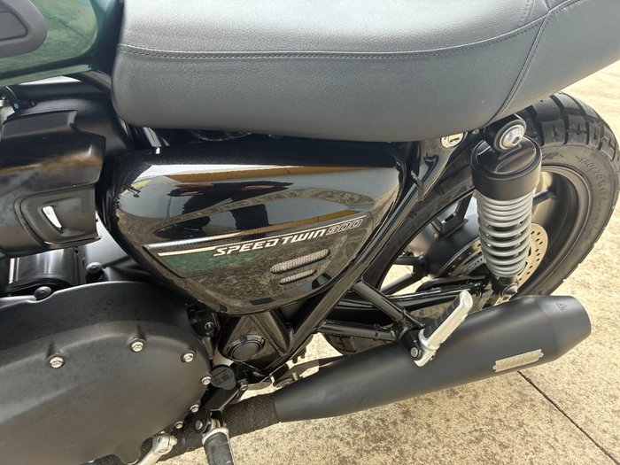2024 Triumph BONNEVILLE SPEED TWIN Green