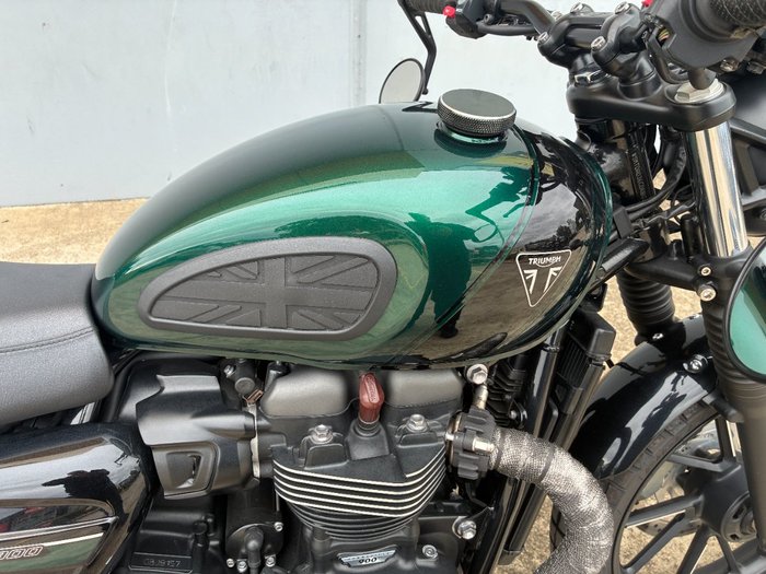 2024 Triumph BONNEVILLE SPEED TWIN Green