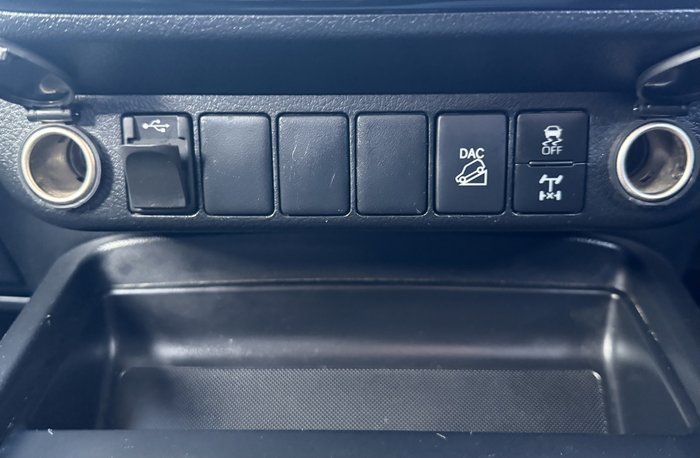 2022 Toyota Hilux SR5