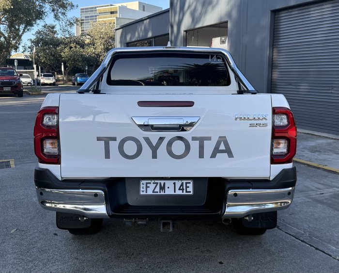 2022 Toyota Hilux SR5
