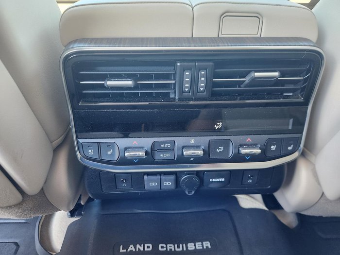 2025 Toyota Landcruiser Sahara