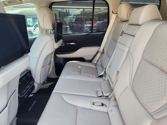 2025 Toyota Landcruiser Sahara
