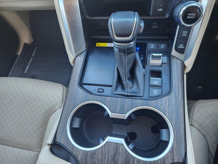 2025 Toyota Landcruiser Sahara