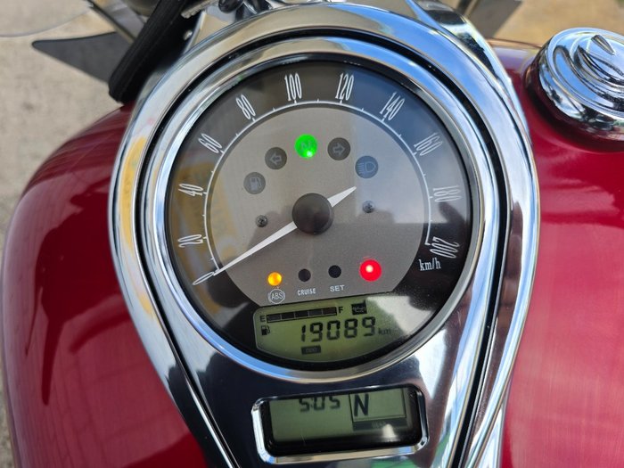 Kawasaki 2009 KAWASAKI 1700CC VN1700 NOMAD Red