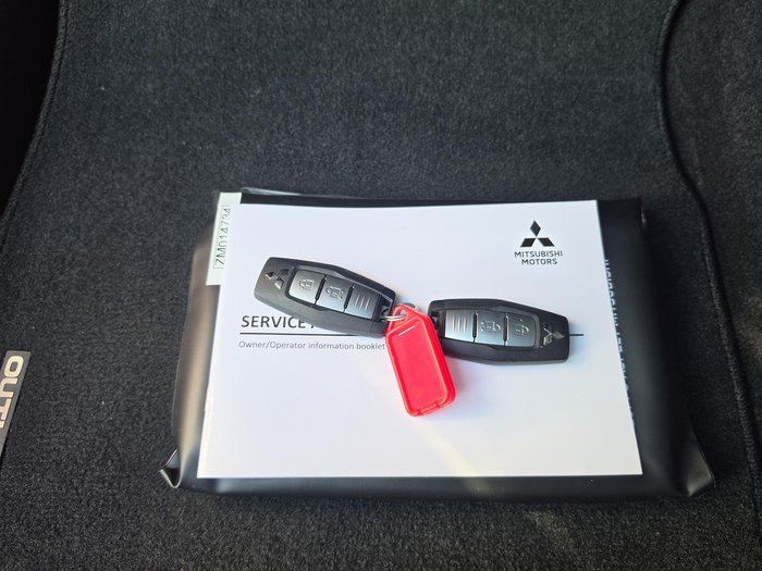 2024 Mitsubishi Outlander Black Edition