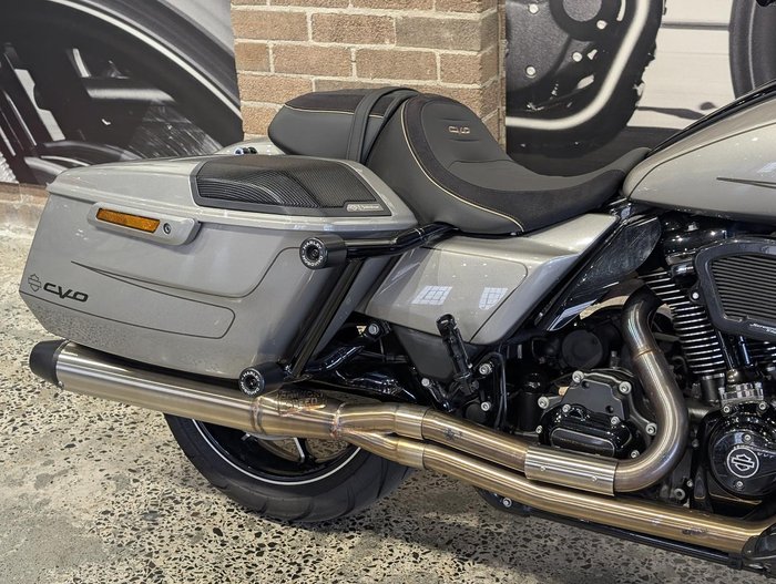 2023 Harley-Davidson CVO Street Glide 121 (FLHXSE) Touring