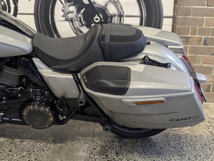 2023 Harley-Davidson CVO Street Glide 121 (FLHXSE) Touring