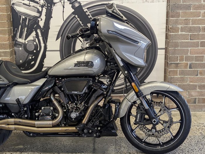 2023 Harley-Davidson CVO Street Glide 121 (FLHXSE) Touring