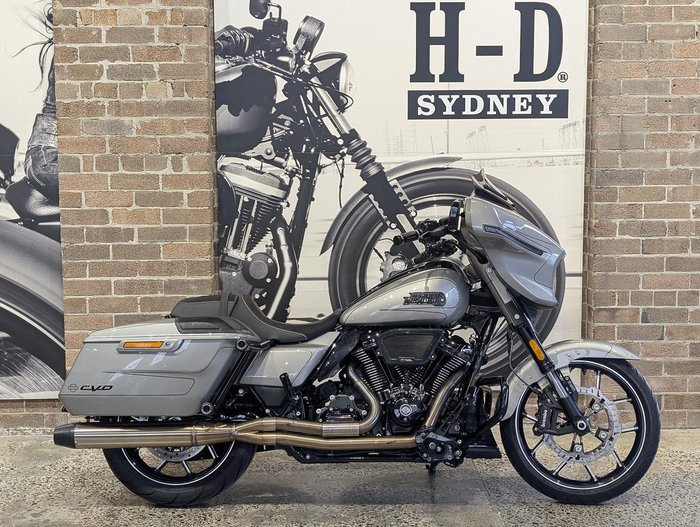 2023 Harley-Davidson CVO Street Glide 121 (FLHXSE) Touring