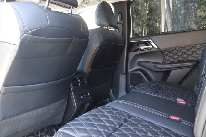 2023 Mitsubishi Outlander Exceed