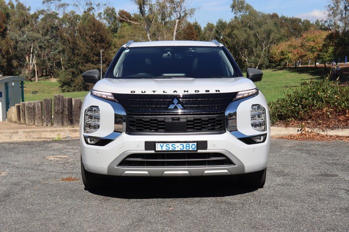 2023 Mitsubishi Outlander Exceed