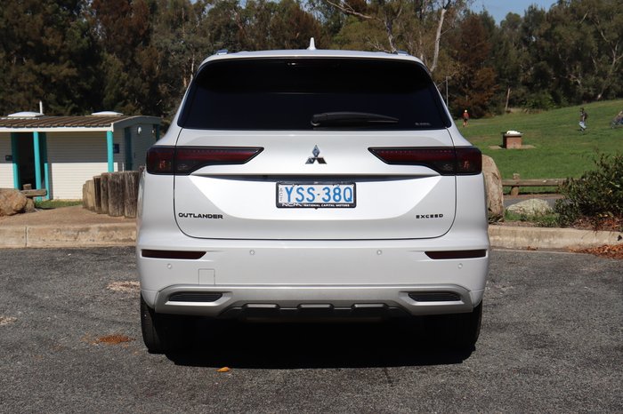 2023 Mitsubishi Outlander Exceed