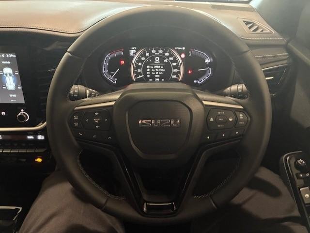 2025 Isuzu MU-X LS-T