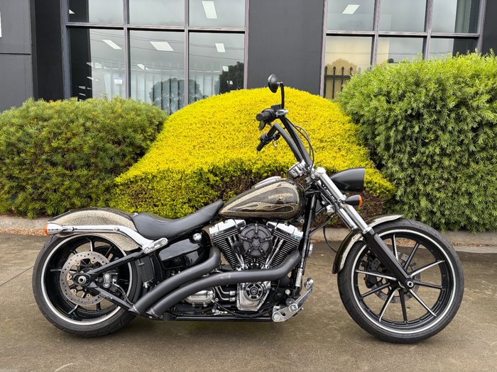 2016 HARLEY-DAVIDSON FXSB SOFTAIL BREAKOUT Gold