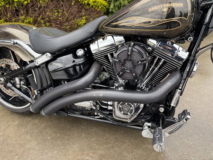 2016 HARLEY-DAVIDSON FXSB SOFTAIL BREAKOUT Gold