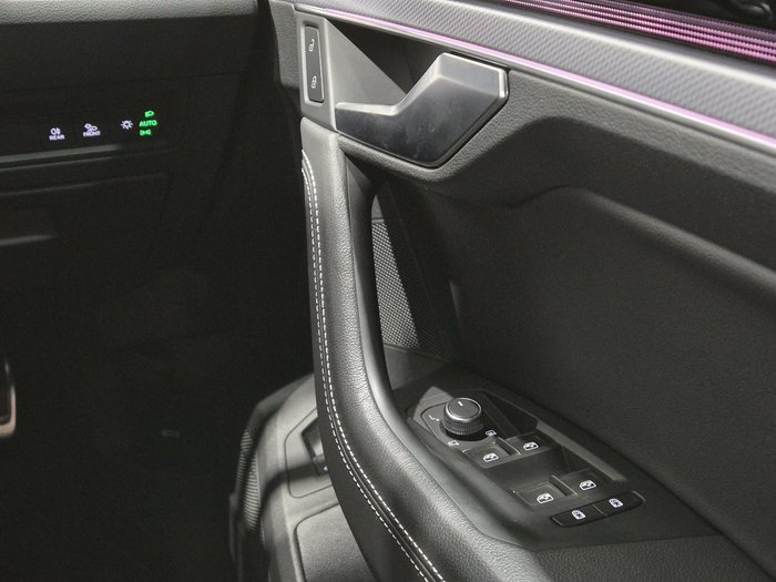 2022 Volkswagen Touareg 210TDI R-Line