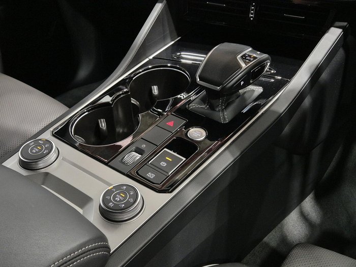 2022 Volkswagen Touareg 210TDI R-Line