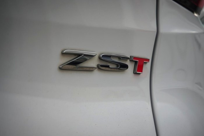 2024 MG ZST Essence
