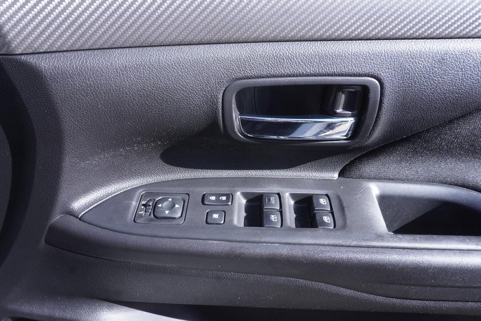 2017 Mitsubishi Outlander LS