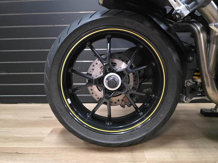 2016 TRIUMPH SPEED 94 Yellow