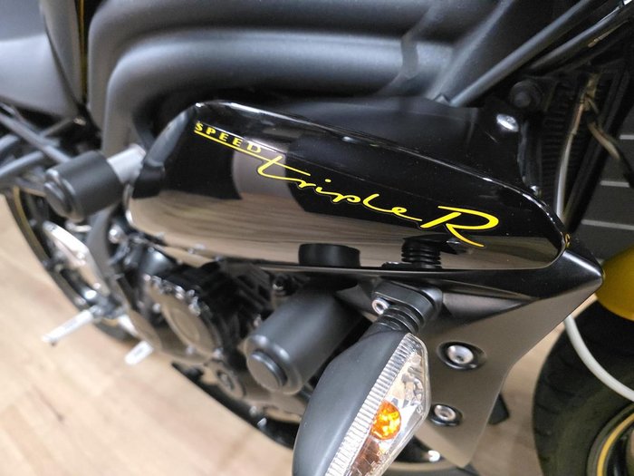 2016 TRIUMPH SPEED 94 Yellow