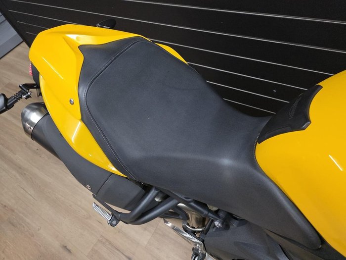 2016 TRIUMPH SPEED 94 Yellow