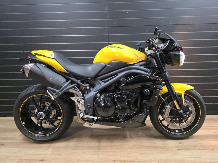 2016 TRIUMPH SPEED 94 Yellow