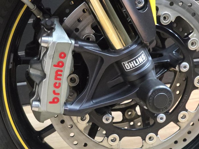 2016 TRIUMPH SPEED 94 Yellow