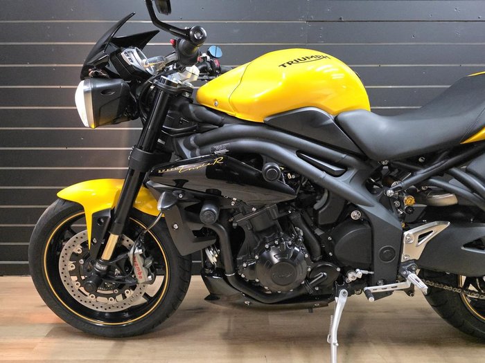 2016 TRIUMPH SPEED 94 Yellow